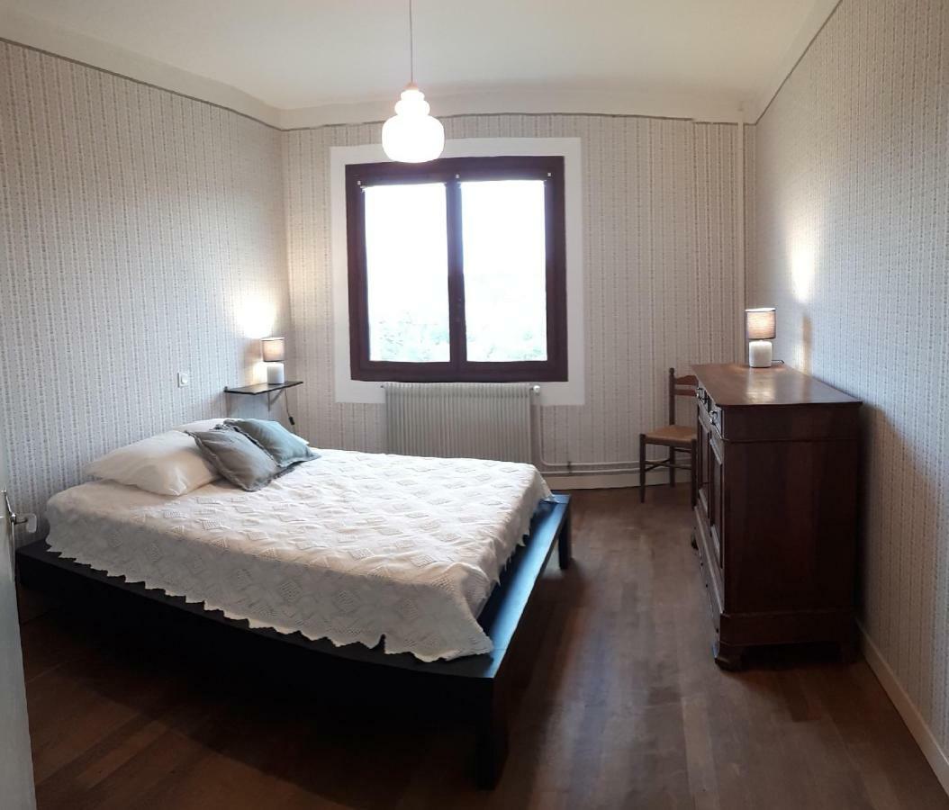 Grand Gite Maison D Alice Auvergne - 15 Personnes Saint-Bonnet-les-Quarts エクステリア 写真