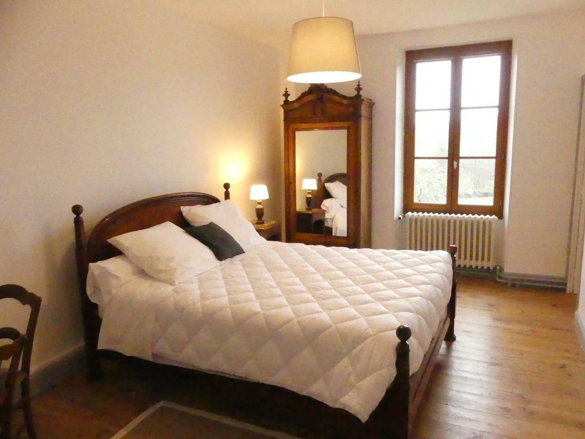 Grand Gite Maison D Alice Auvergne - 15 Personnes Saint-Bonnet-les-Quarts エクステリア 写真